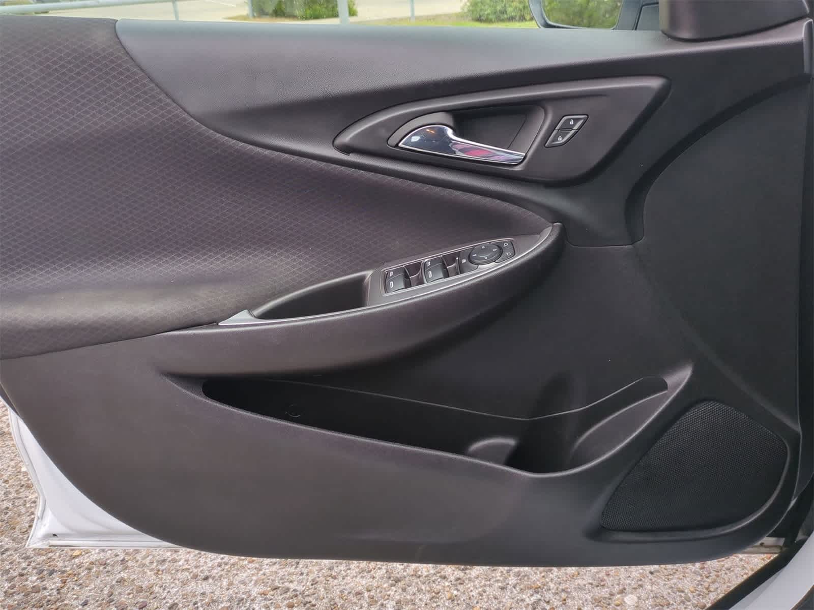 Thumbnail: 2023 Chevrolet Malibu - 21