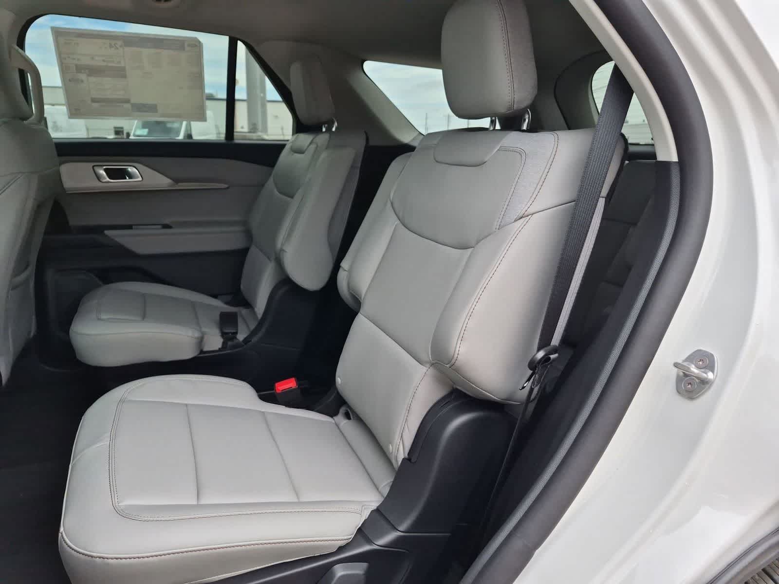 Thumbnail: 2026 Ford Explorer - 21