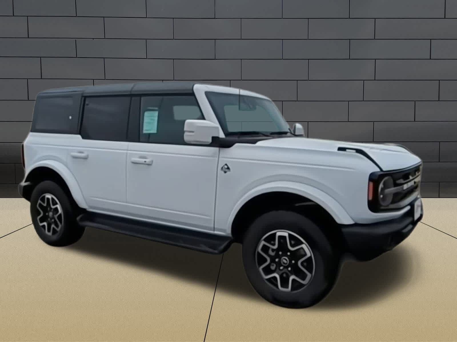 2025 Ford Bronco Outer Banks photo 2