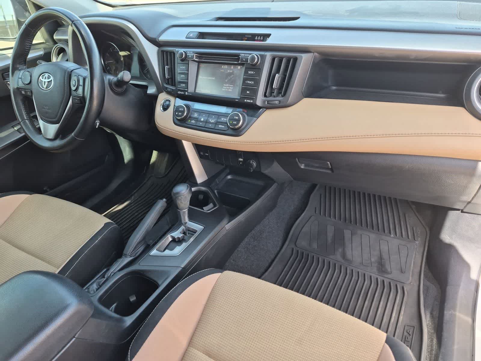 Thumbnail: 2018 Toyota RAV4 - 28