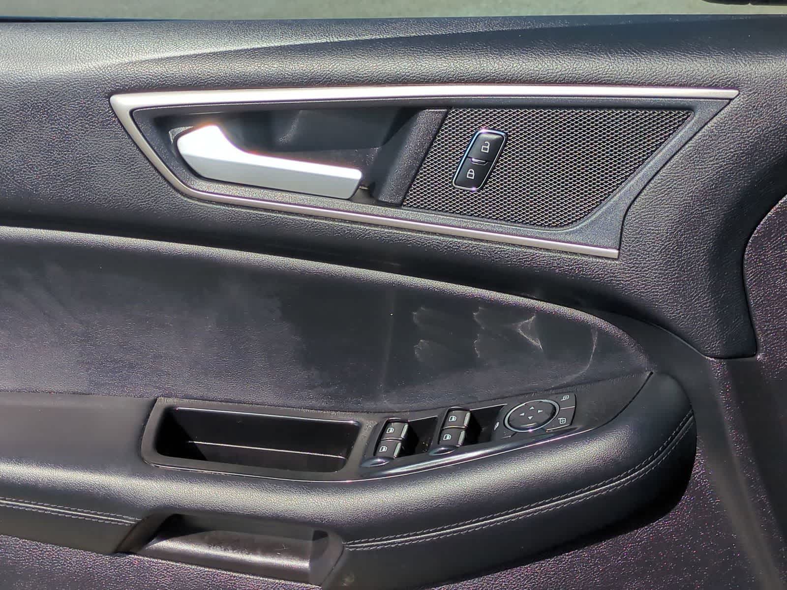 Thumbnail: 2020 Ford Edge - 23