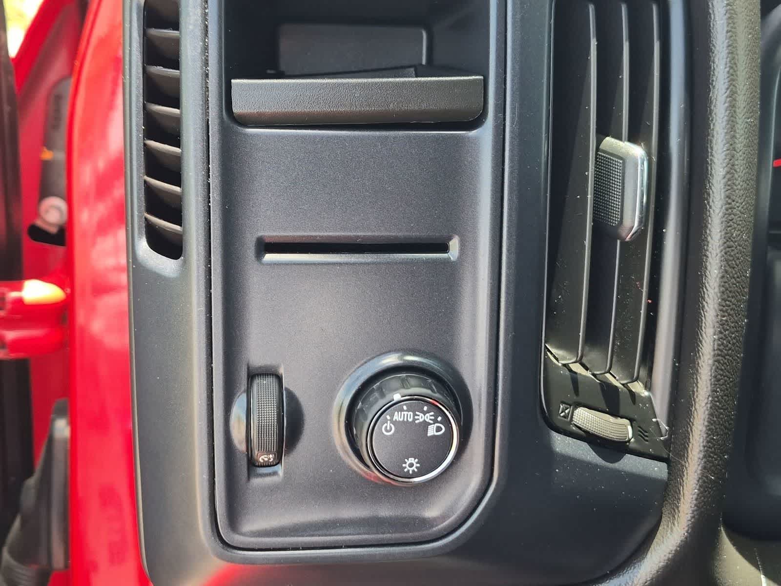 Thumbnail: 2019 Chevrolet Silverado 1500 - 15