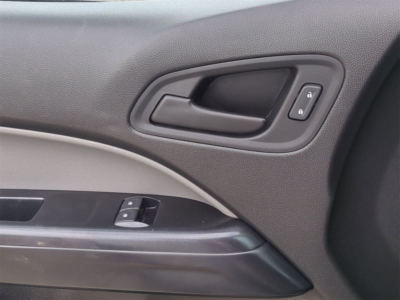 Thumbnail: 2022 Chevrolet Colorado - 21