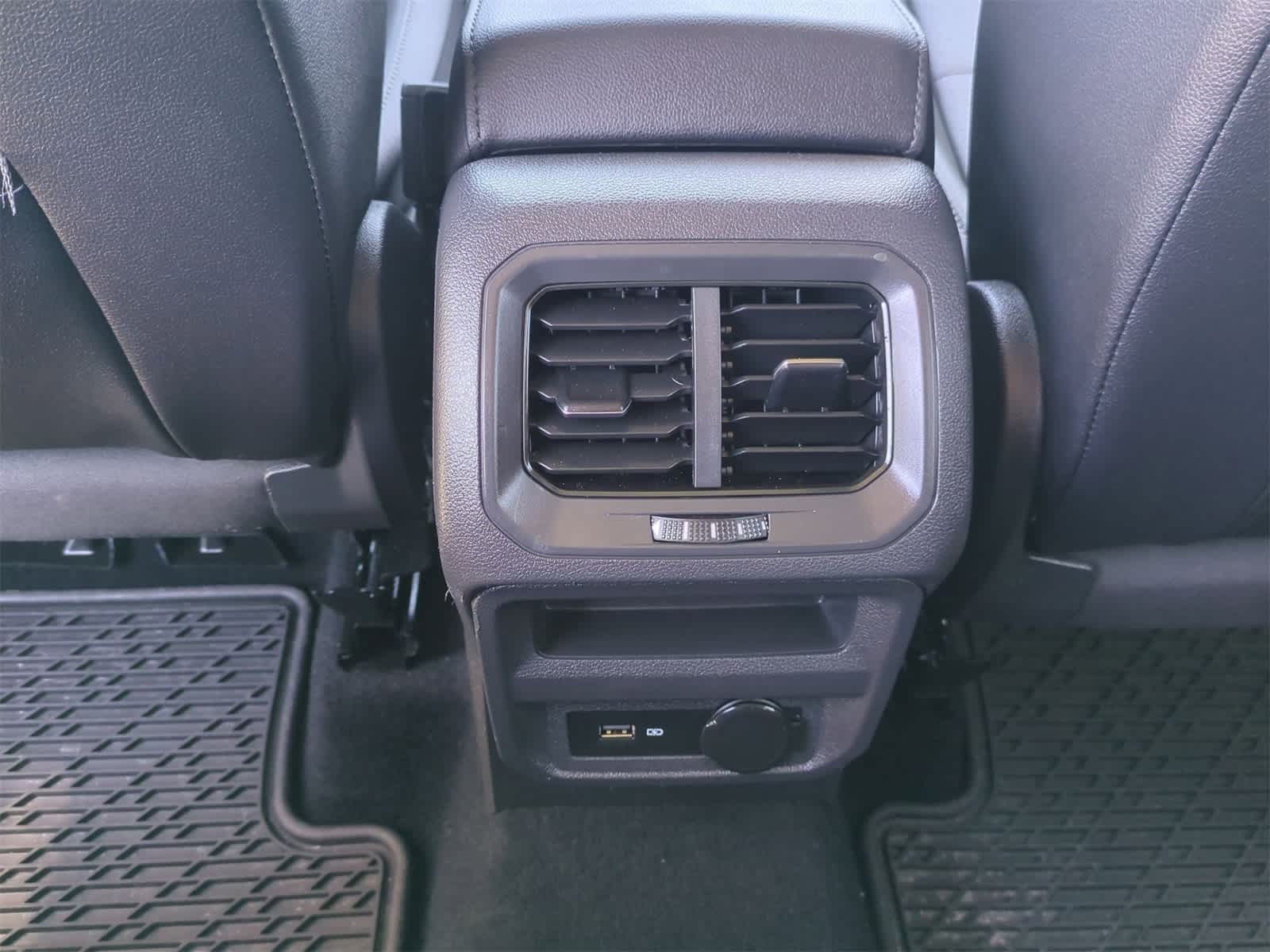 Thumbnail: 2020 Volkswagen Tiguan - 20