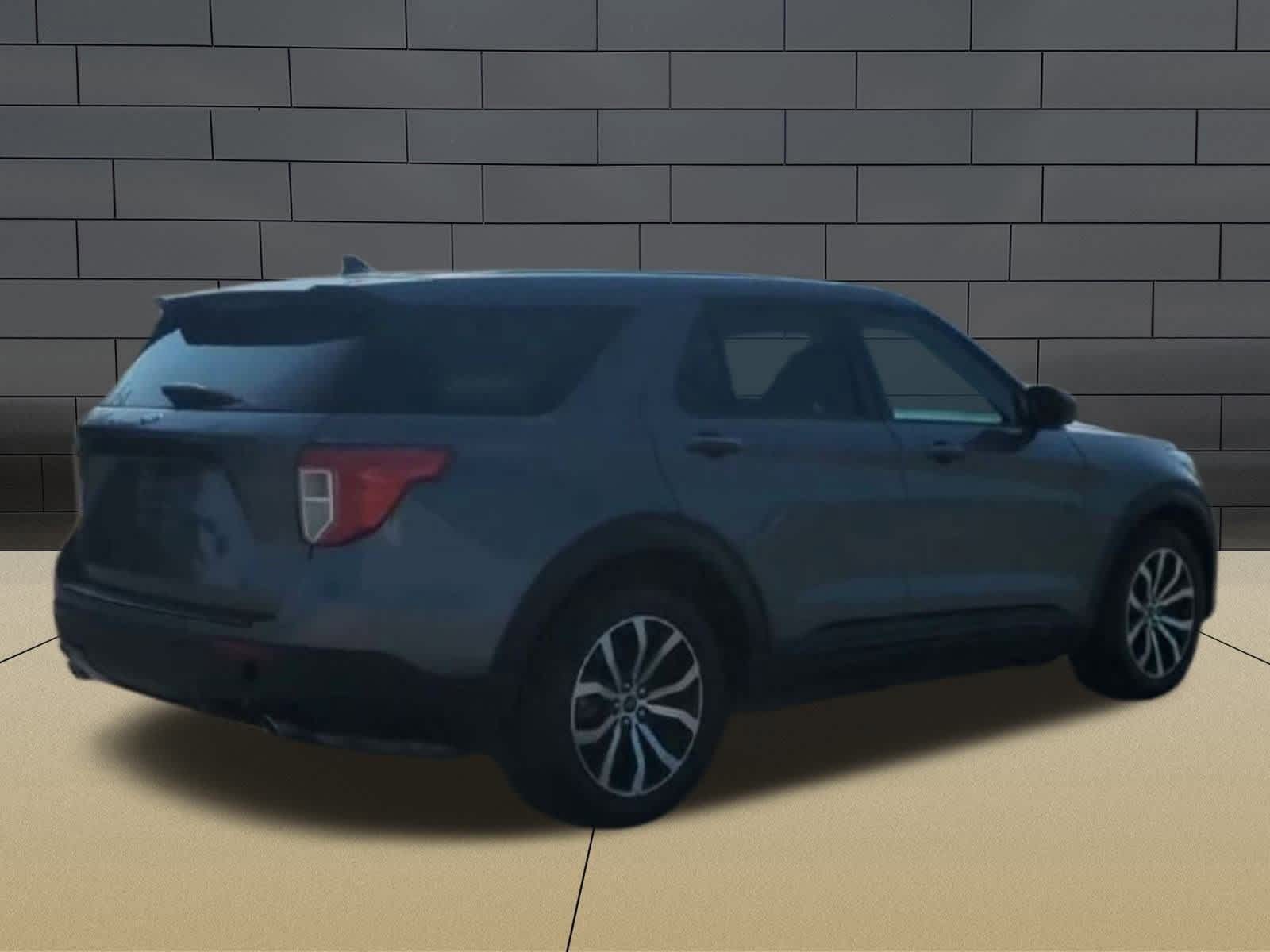 Thumbnail: 2022 Ford Explorer - 8