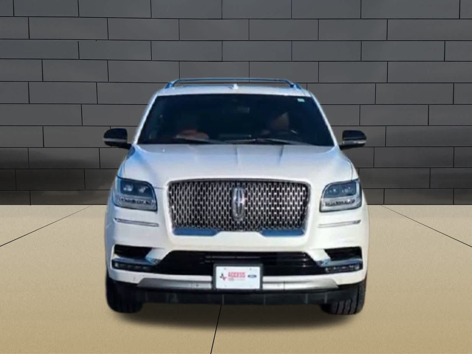 Thumbnail: 2019 Lincoln Navigator L - 3