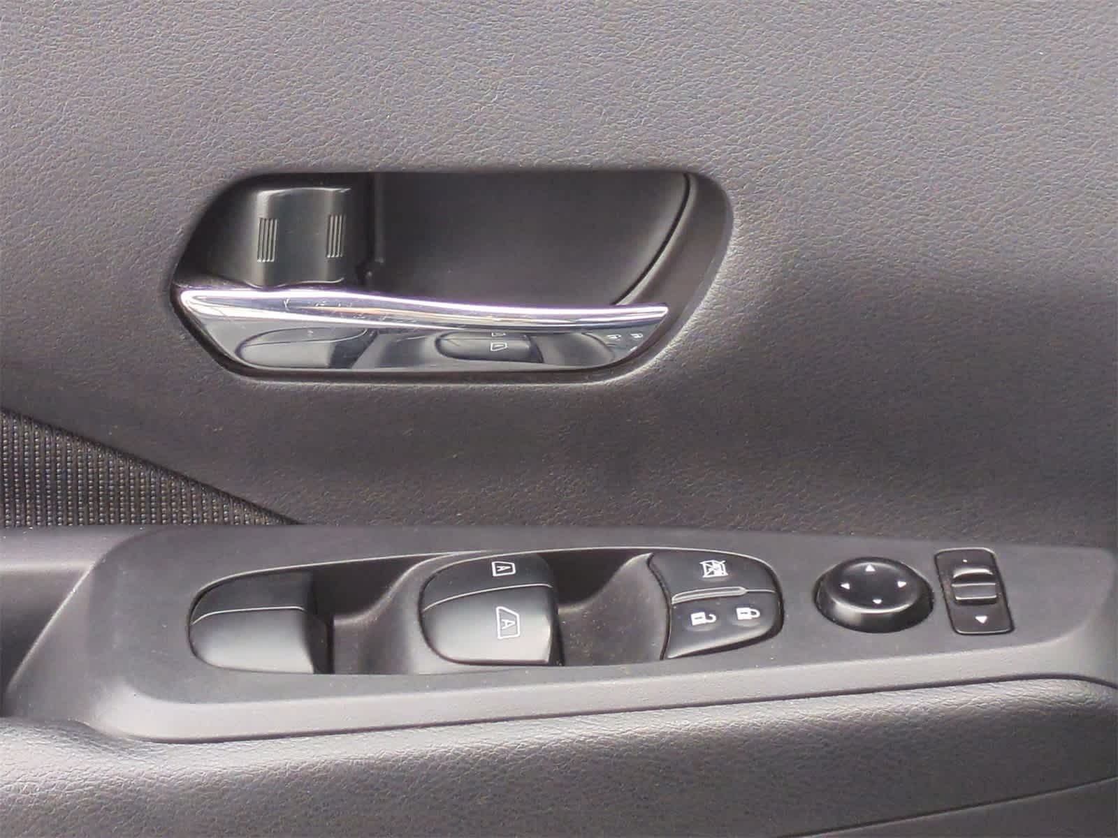 Thumbnail: 2023 Nissan Kicks - 22