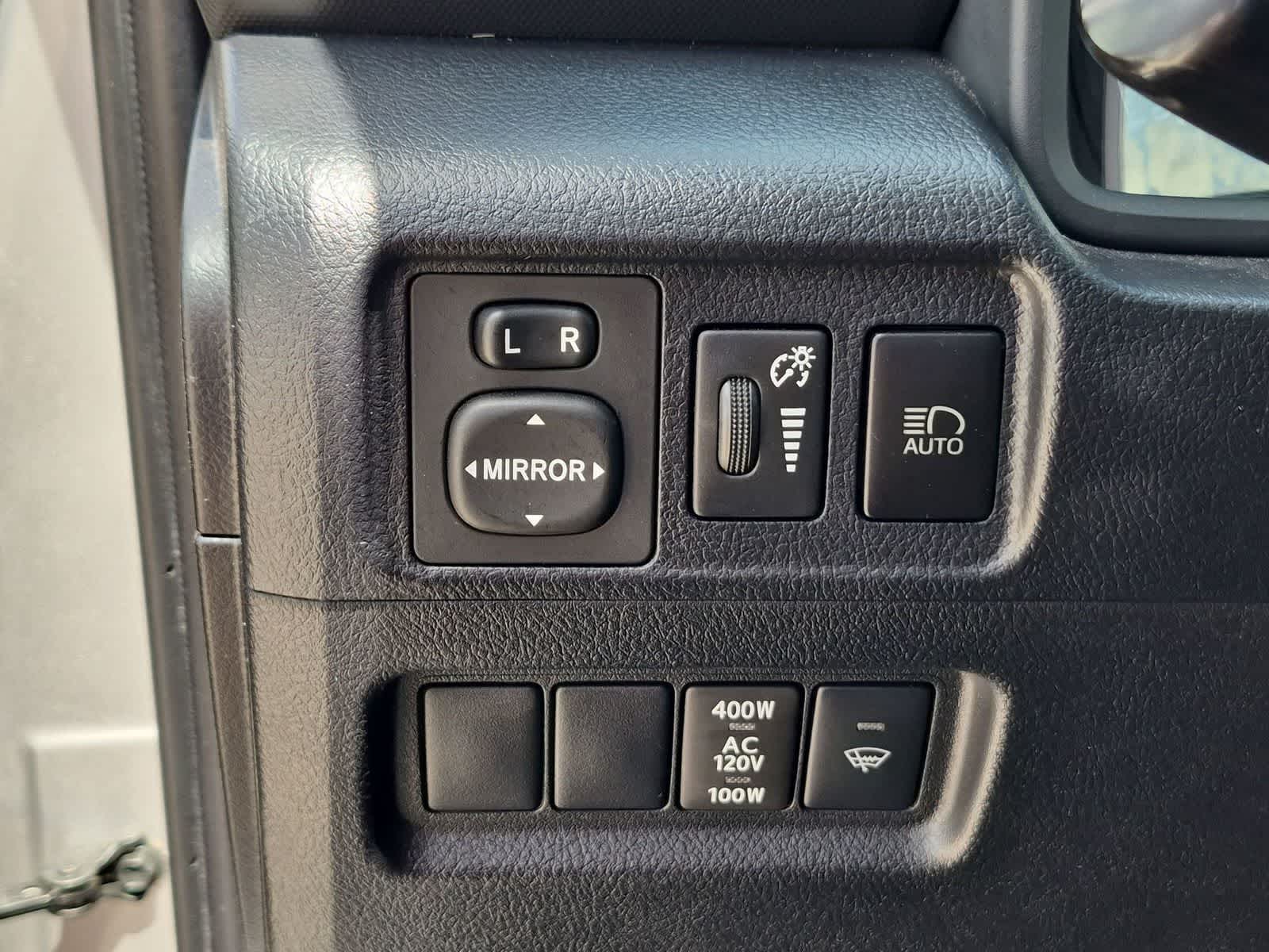 2022 Toyota 4Runner SR5 - Photo 16