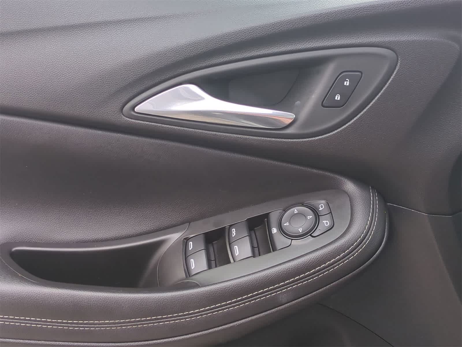 Thumbnail: 2022 Buick Encore GX - 23