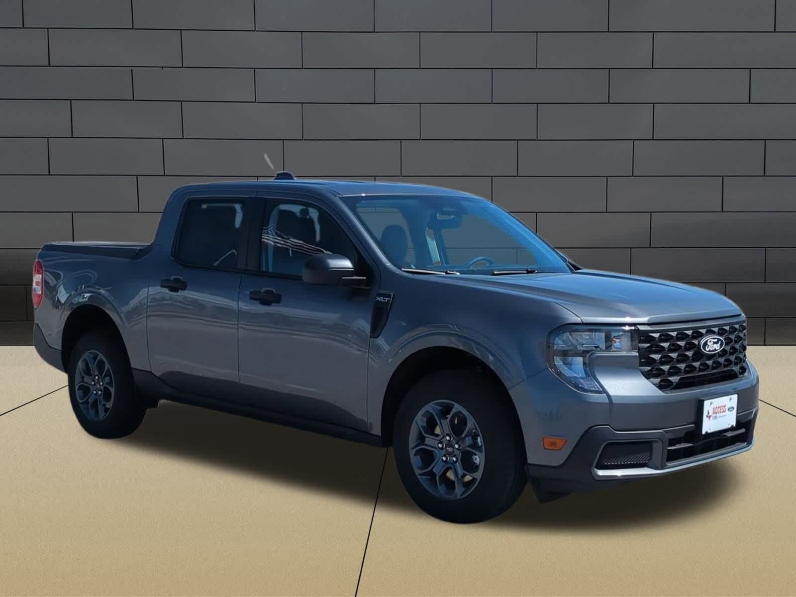 2025 Ford Maverick XLT photo 2