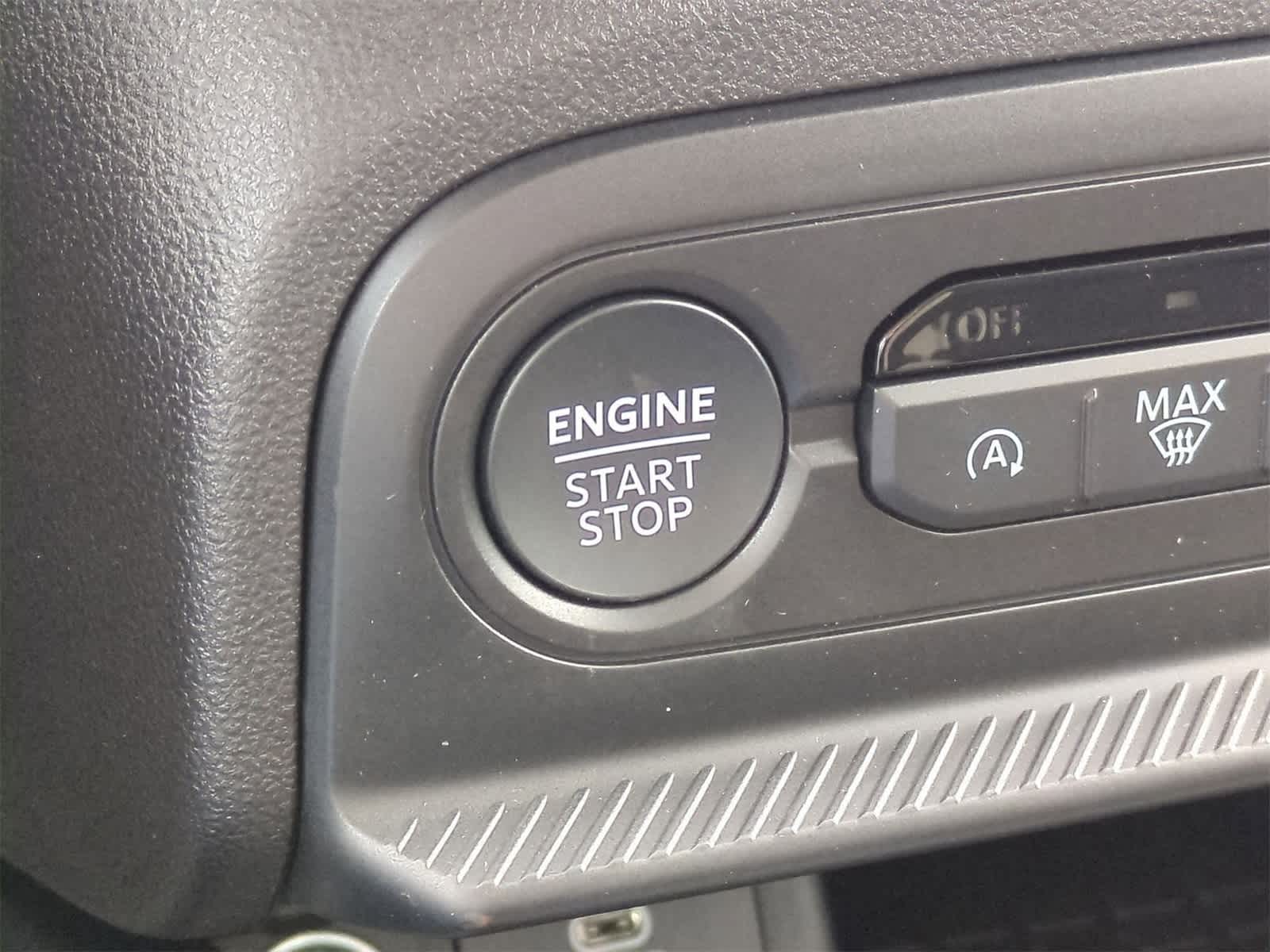 Thumbnail: 2025 Ford Bronco Sport - 16