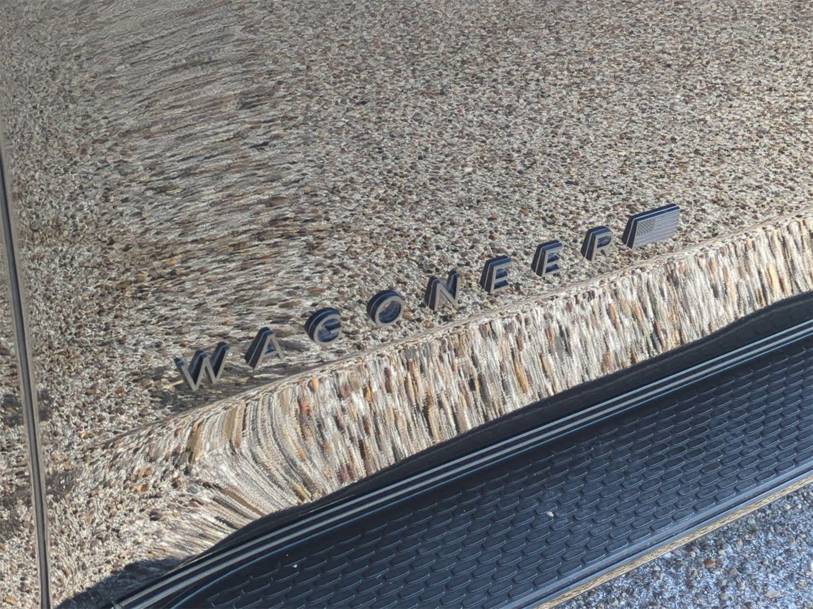 Thumbnail: 2023 Jeep Wagoneer - 31