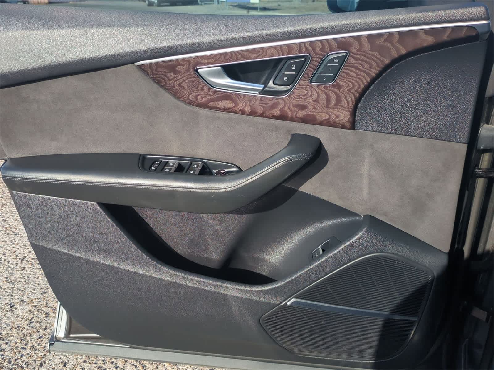 Thumbnail: 2019 Audi Q8 - 23