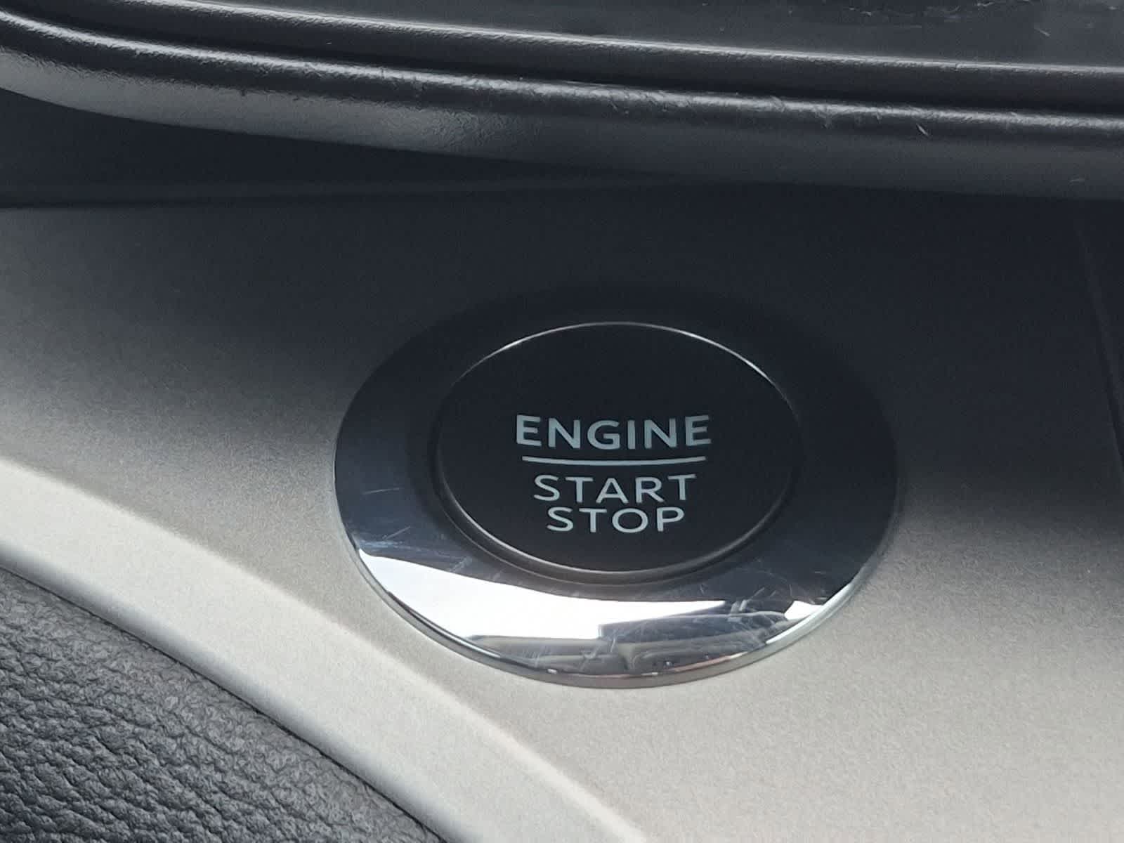 Thumbnail: 2022 Ford Explorer - 16