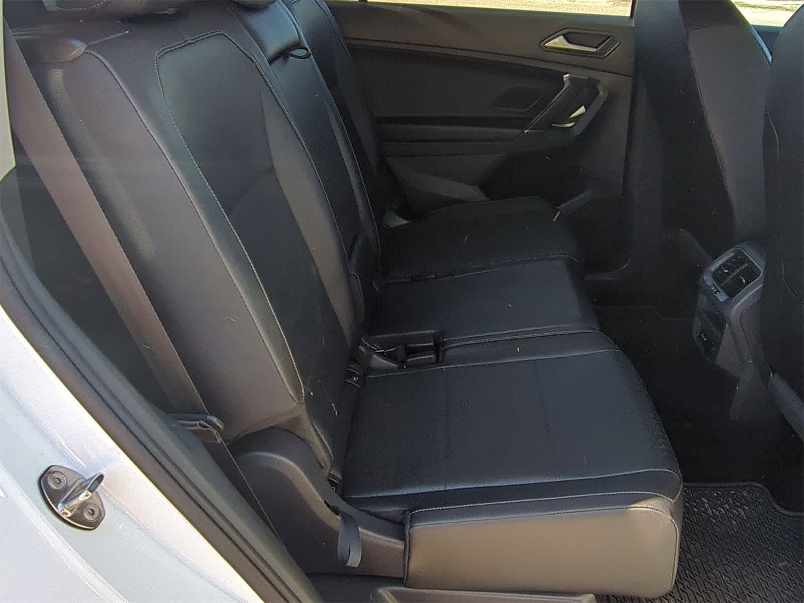 Thumbnail: 2020 Volkswagen Tiguan - 25