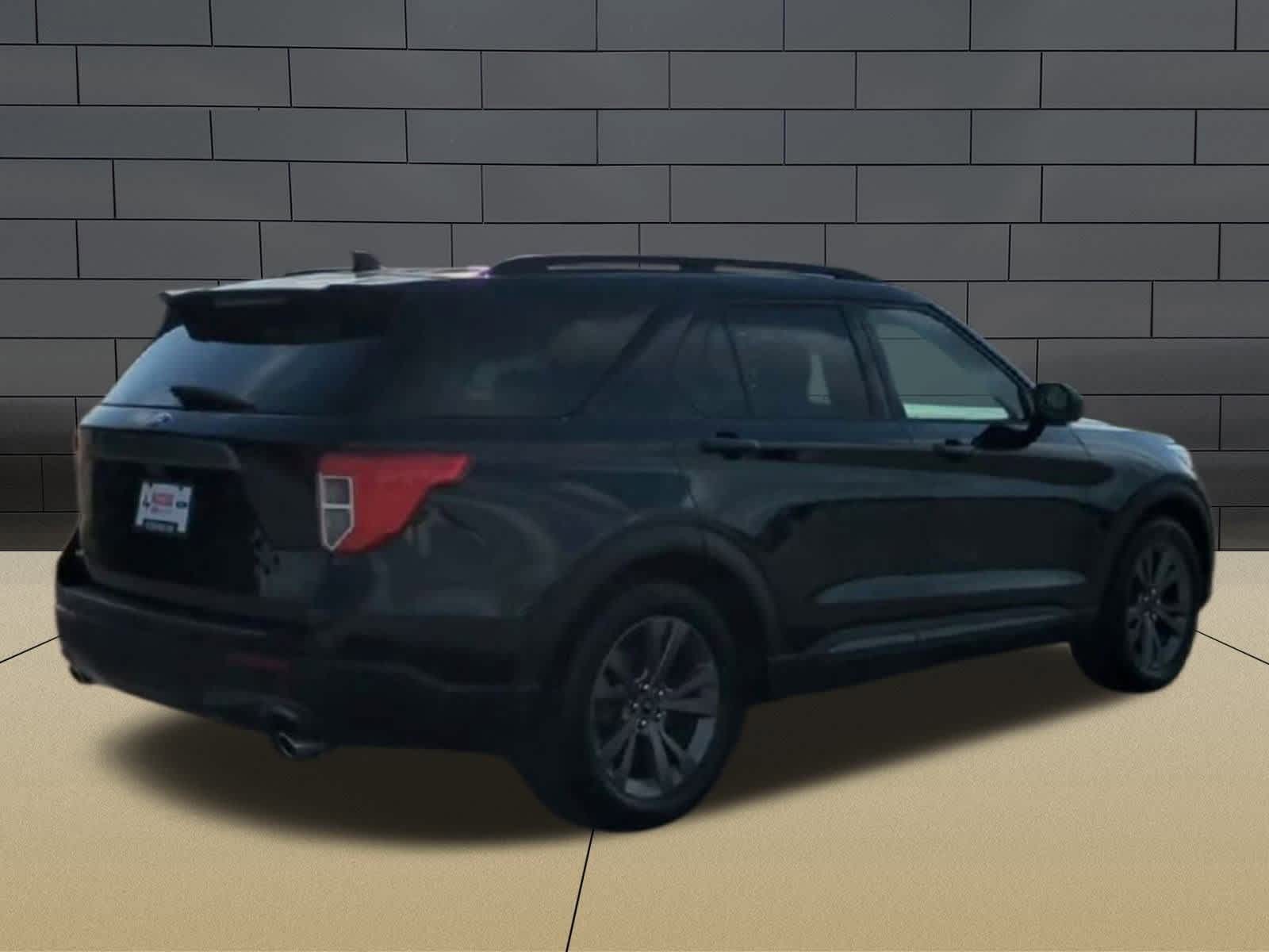 Thumbnail: 2021 Ford Explorer - 8