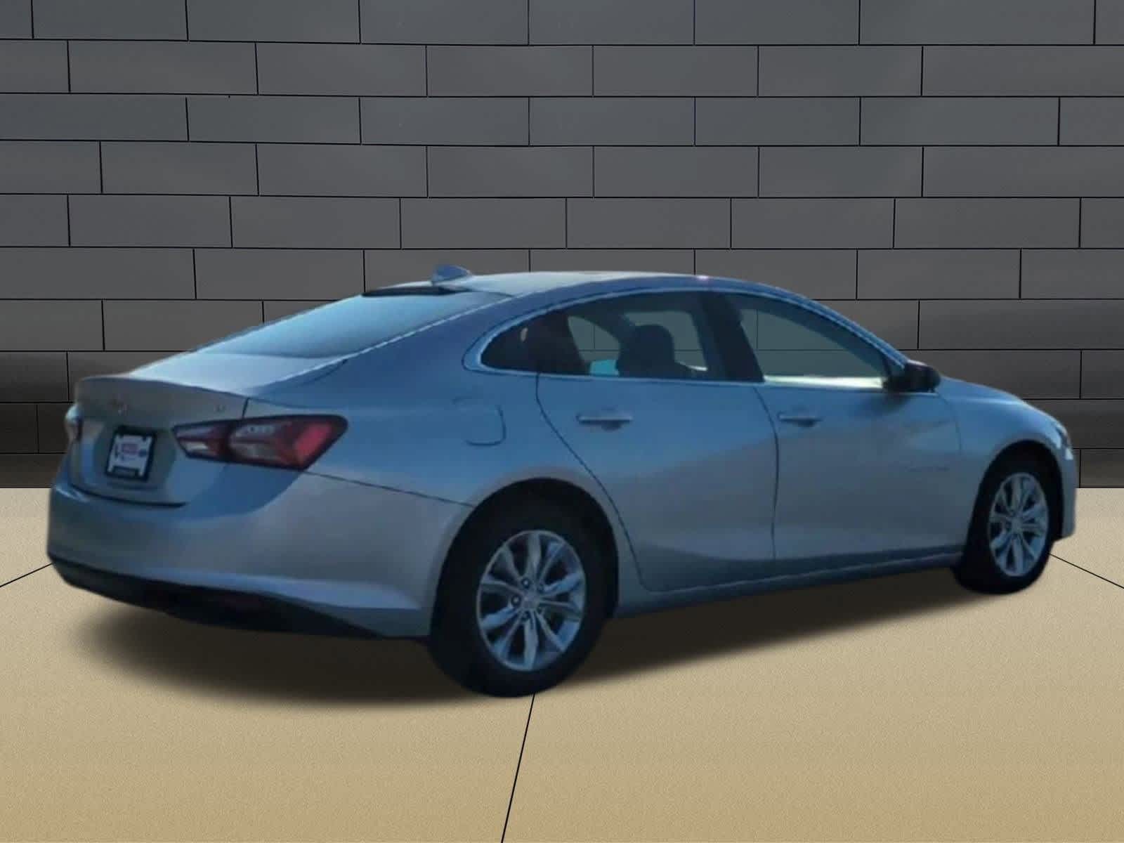 Thumbnail: 2022 Chevrolet Malibu - 8