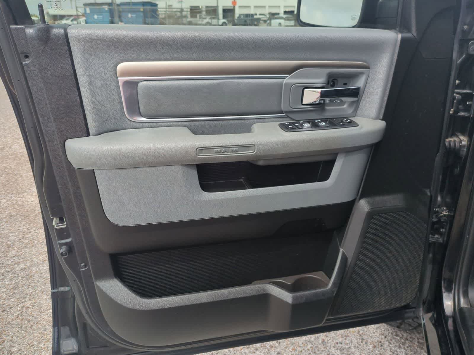 Thumbnail: 2020 RAM 1500 Classic - 20