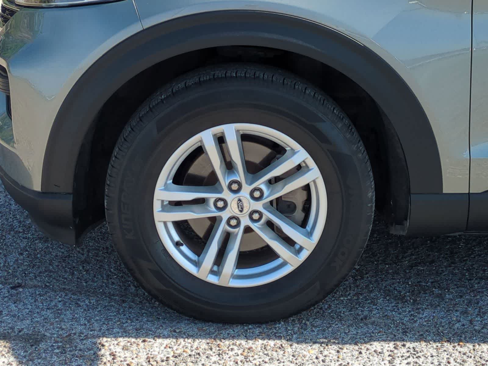 Thumbnail: 2020 Ford Explorer - 31