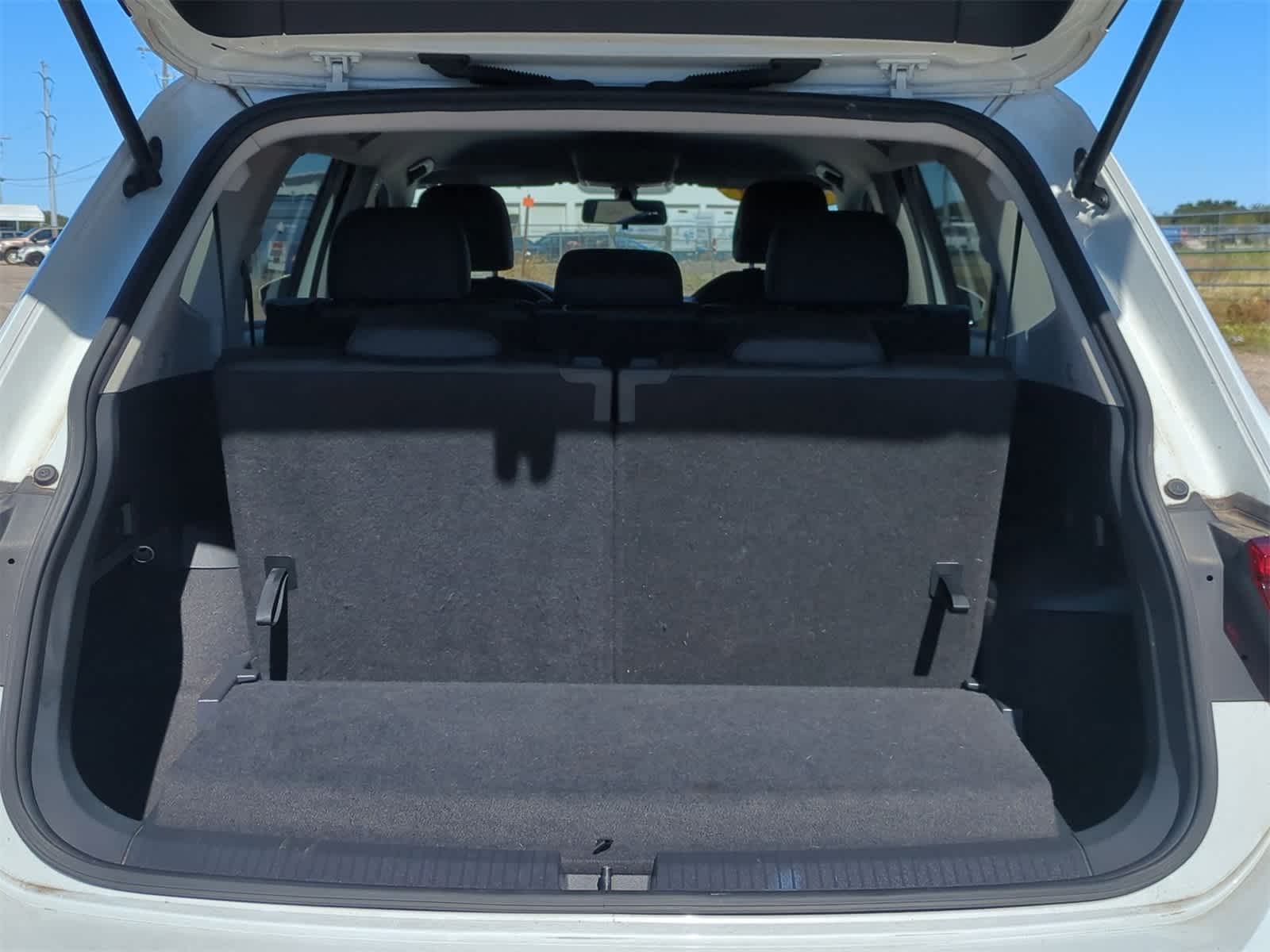 Thumbnail: 2020 Volkswagen Tiguan - 24