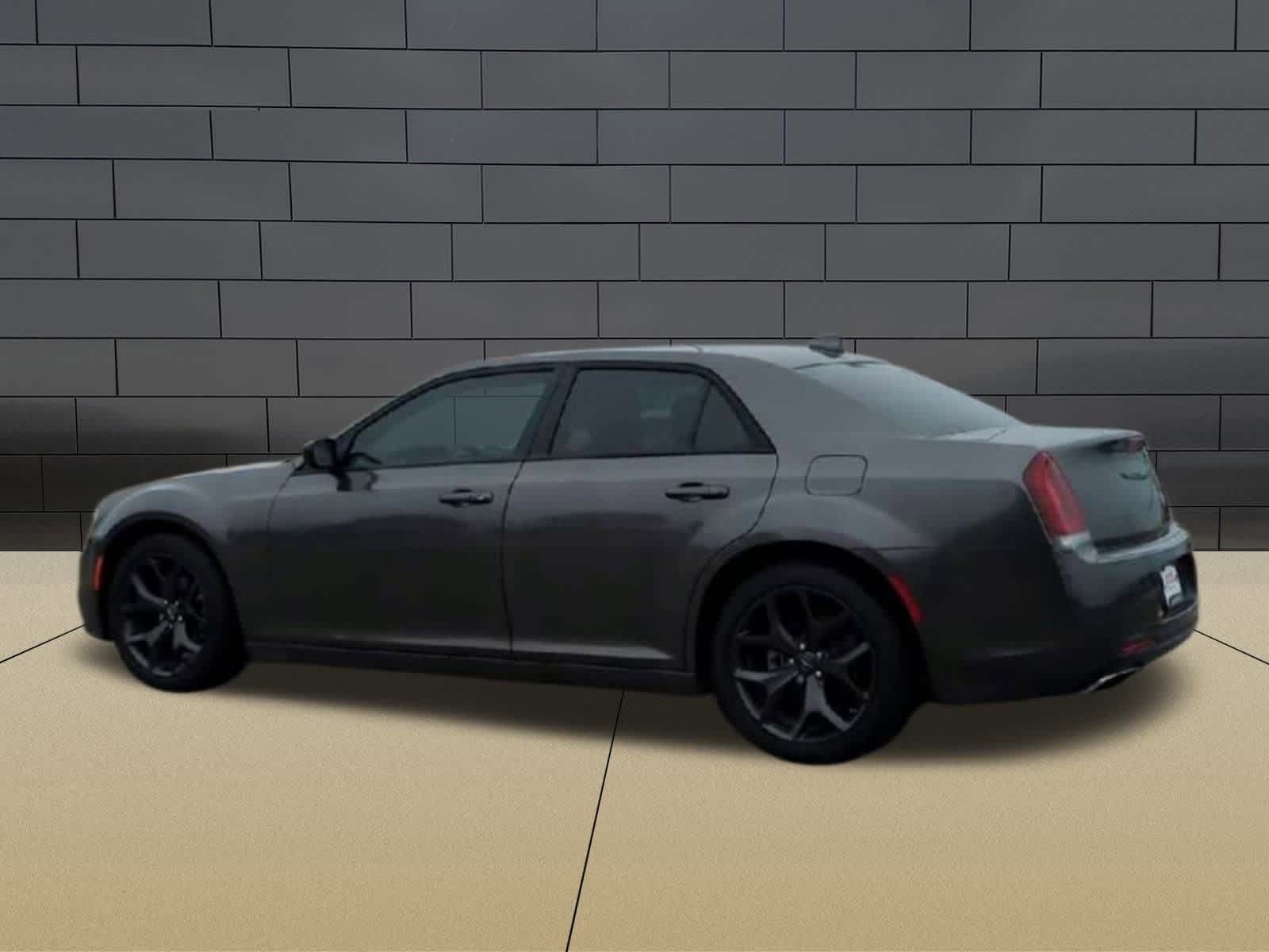Thumbnail: 2023 Chrysler 300 - 6