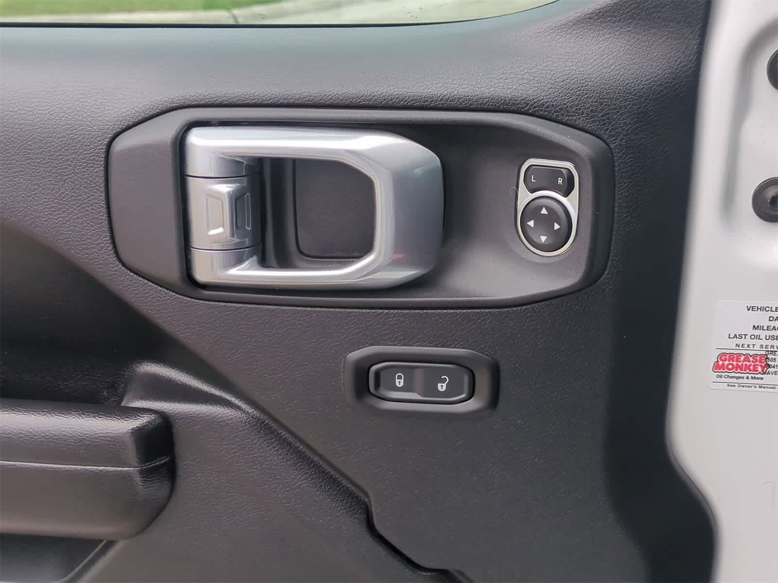 Thumbnail: 2021 Jeep Gladiator - 22