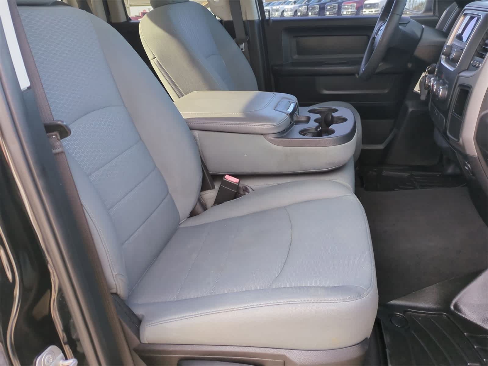 Thumbnail: 2019 RAM 1500 Classic - 25