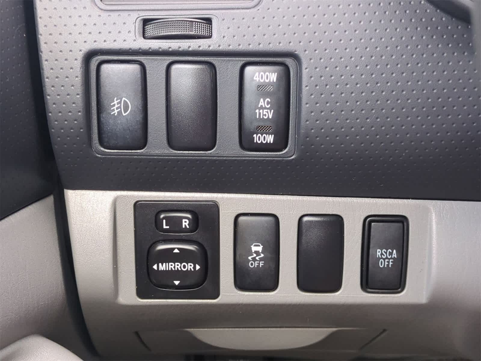 Thumbnail: 2010 Toyota Tacoma - 16