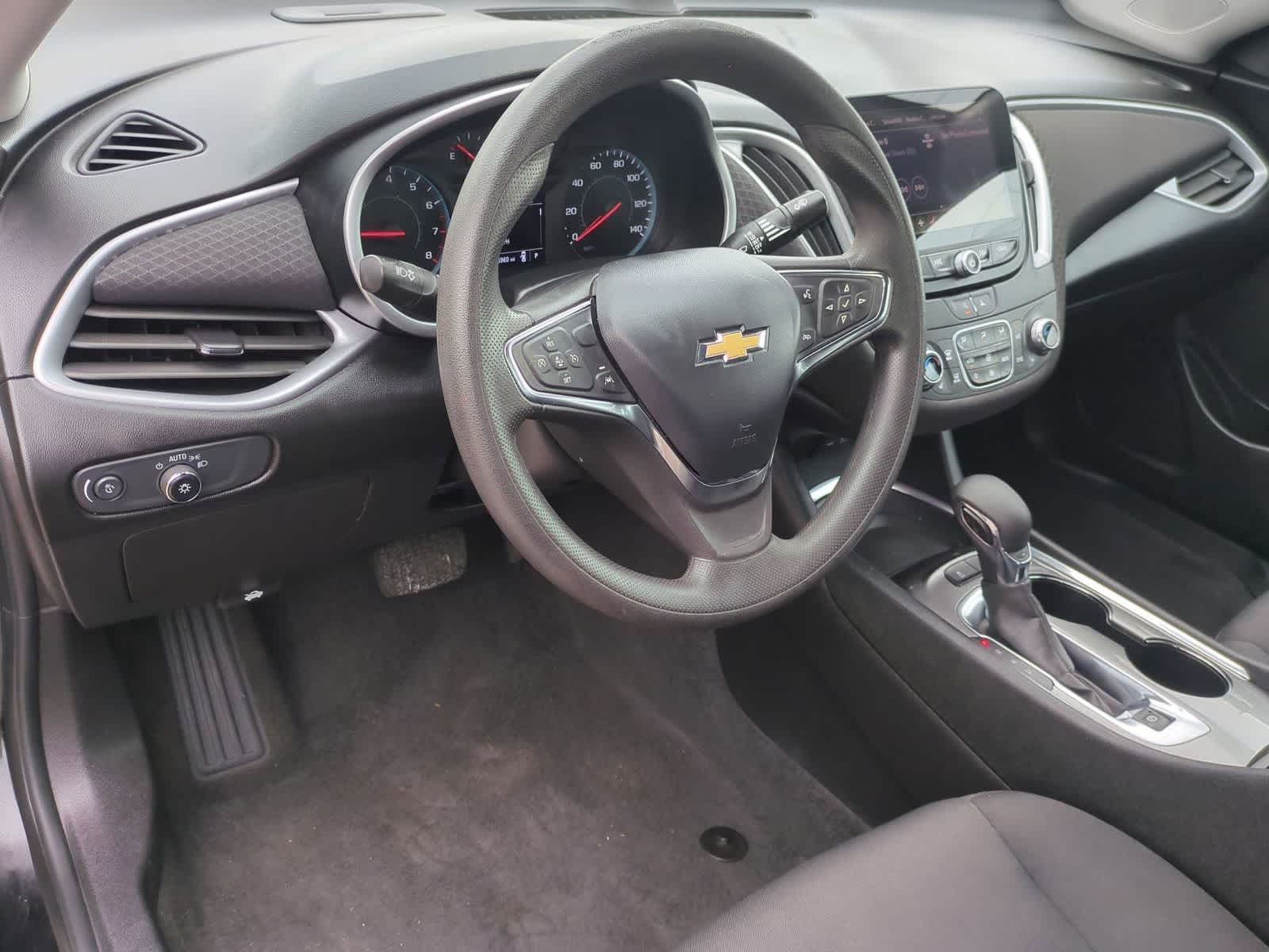 Thumbnail: 2023 Chevrolet Malibu - 10