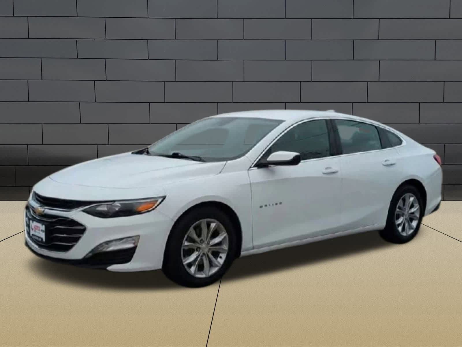 Thumbnail: 2023 Chevrolet Malibu - 4