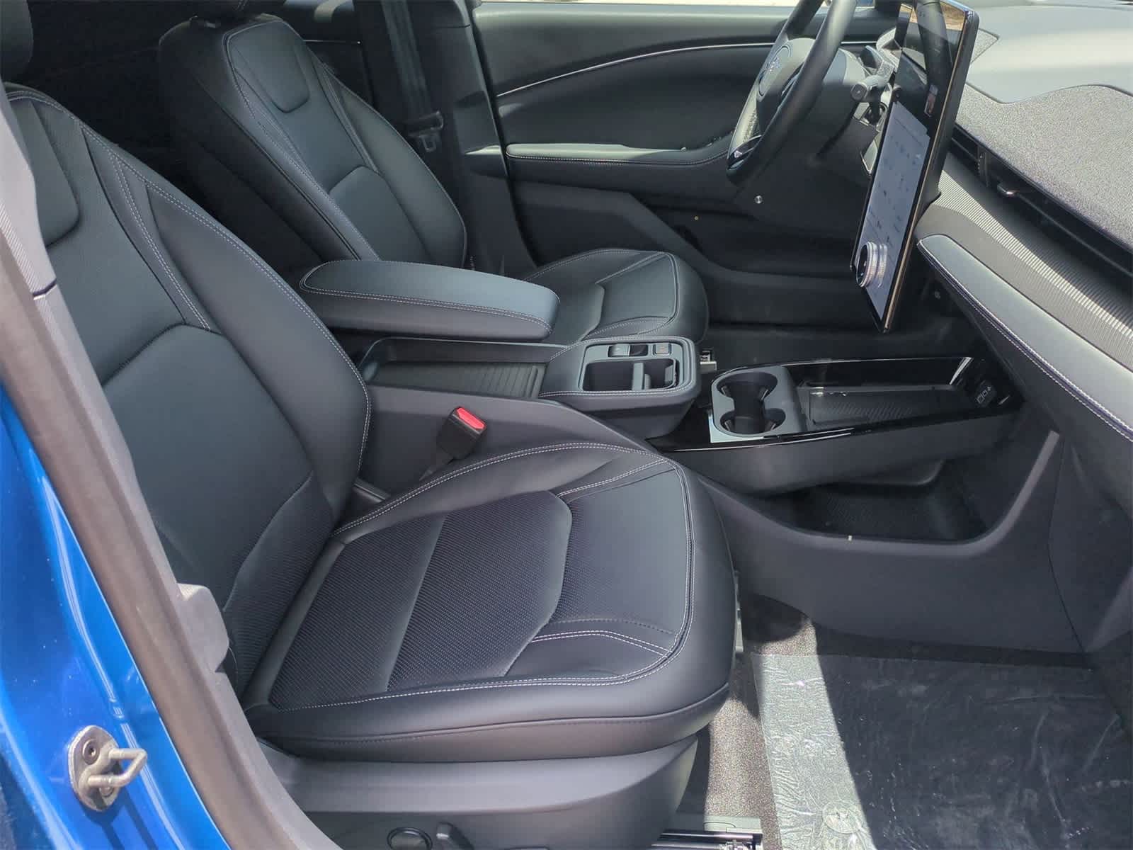 Thumbnail: 2025 Ford Mustang Mach-E - 27