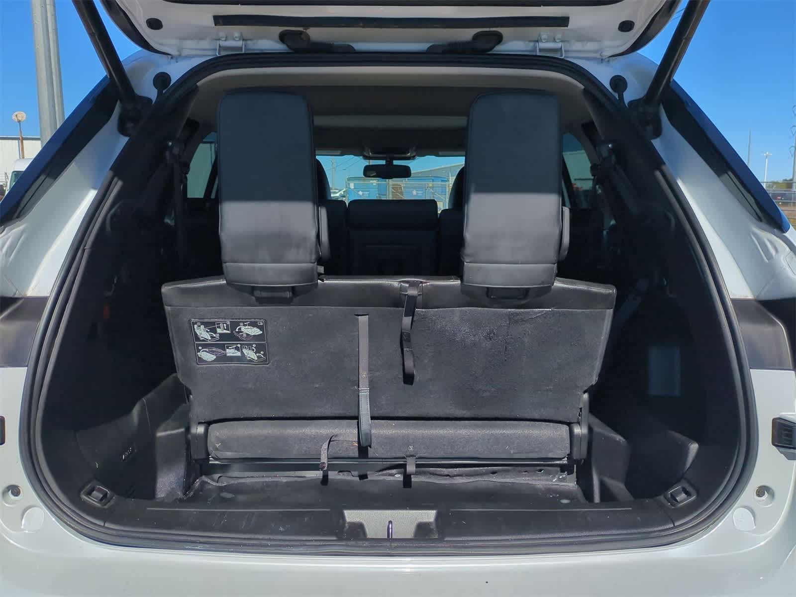 Thumbnail: 2023 Mitsubishi Outlander - 26