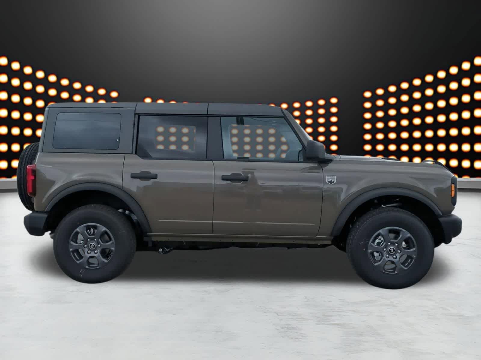 Thumbnail: 2025 Ford Bronco - 9