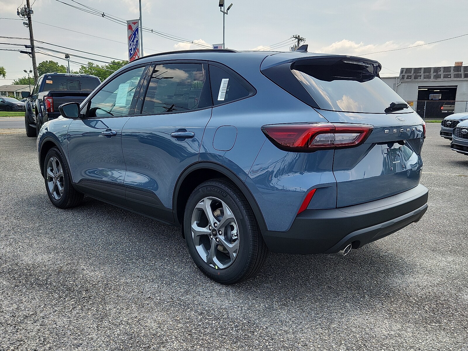 2025 Ford Escape ST-Line photo 4