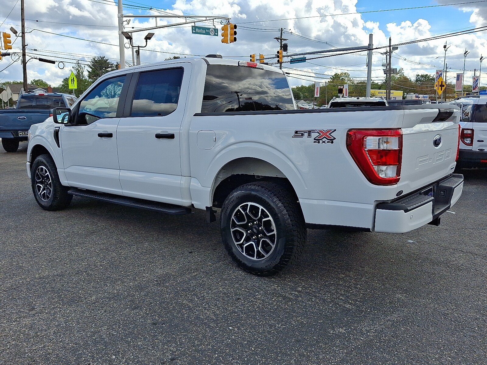 2022 Ford F-150 photo 2