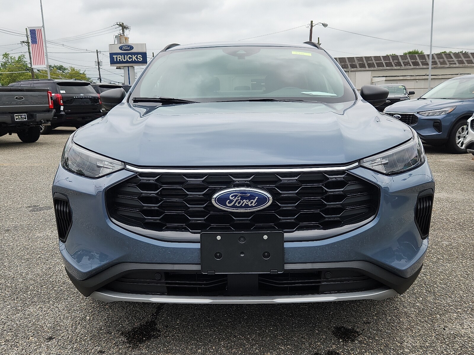 2025 Ford Escape ST-Line photo 2