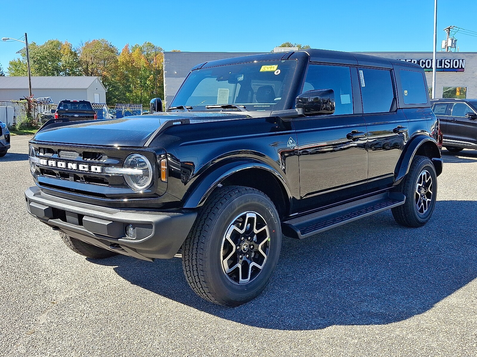 2025 Ford Bronco Outer Banks photo 2