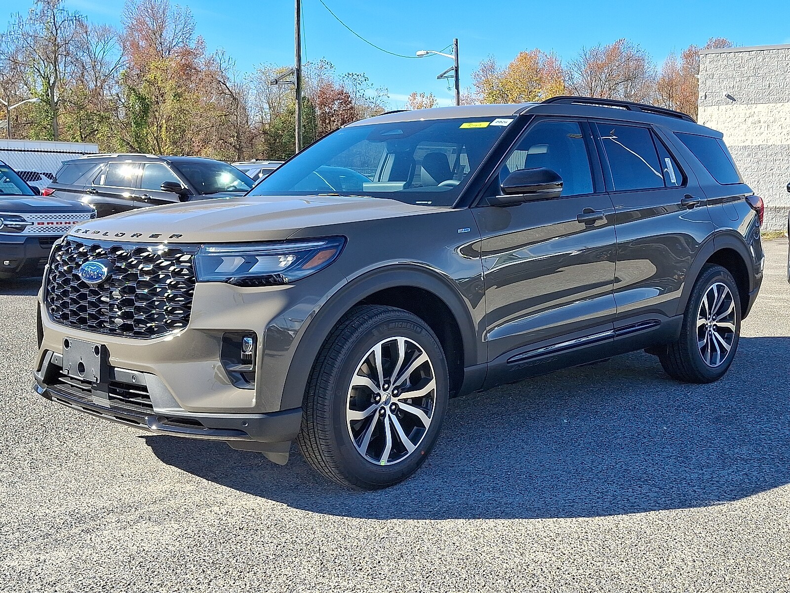 2026 Ford Explorer ST-Line photo 3