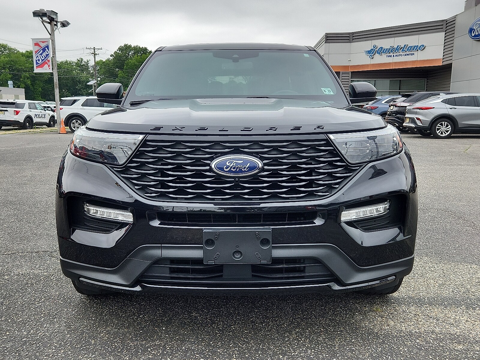 2022 Ford Explorer ST-Line photo 2