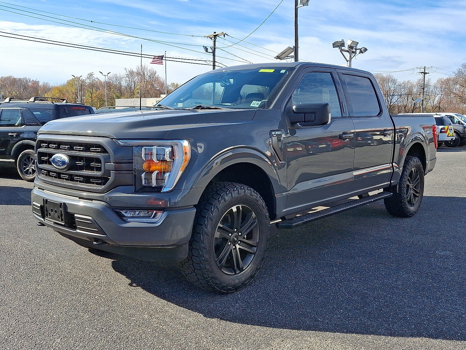 2021 Ford F-150 XLT photo 2