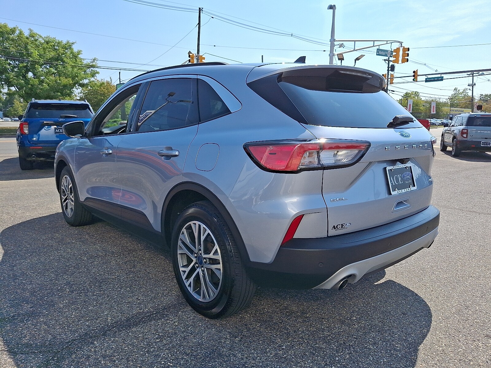 2022 Ford Escape SEL photo 4