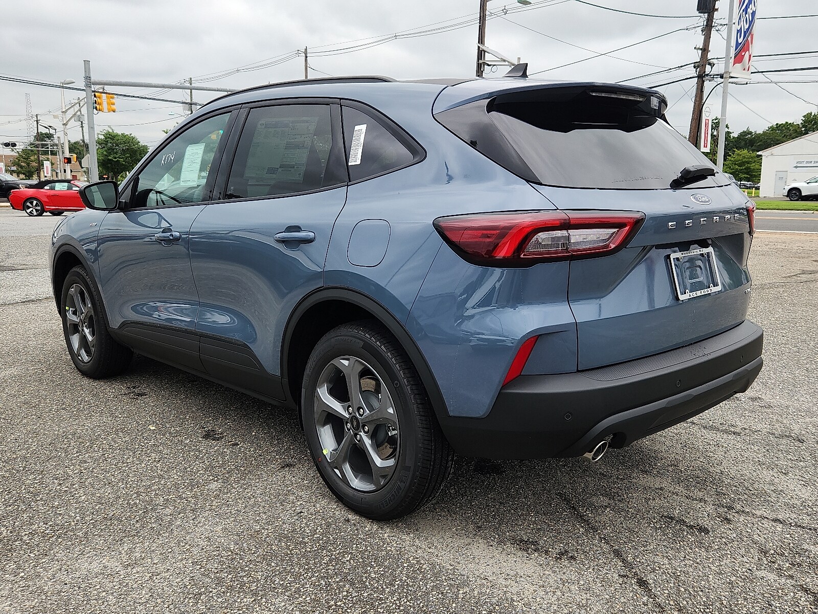 2025 Ford Escape ST-Line photo 4