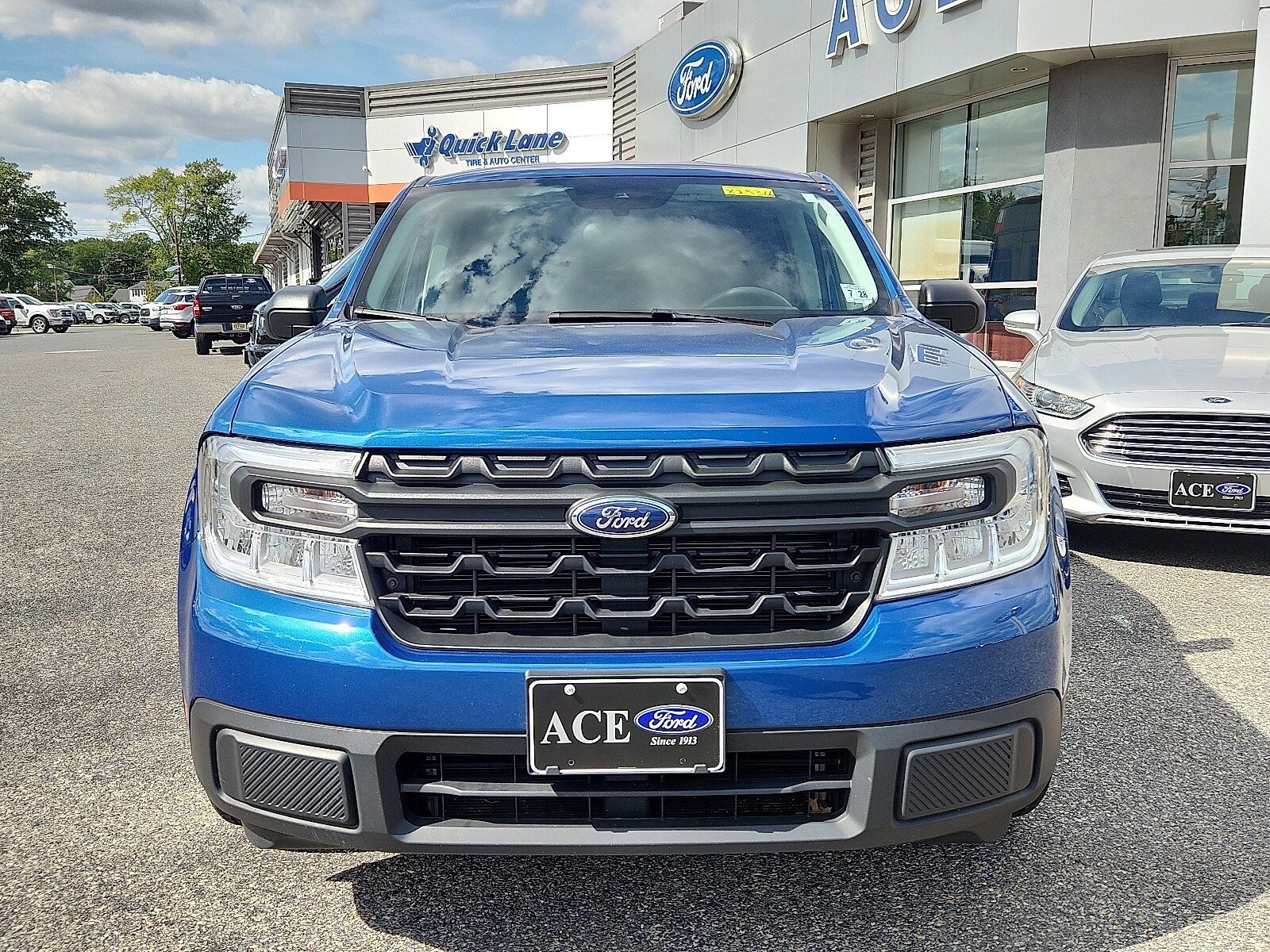2023 Ford Maverick XLT Lariat photo 2