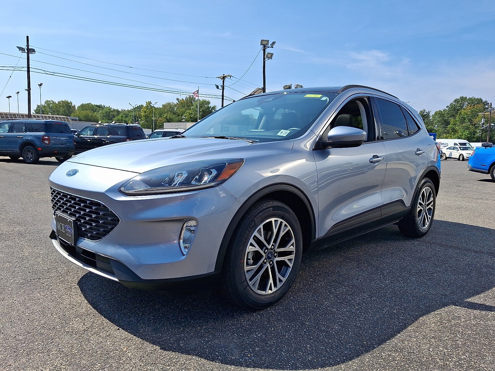 2022 Ford Escape SEL photo 3
