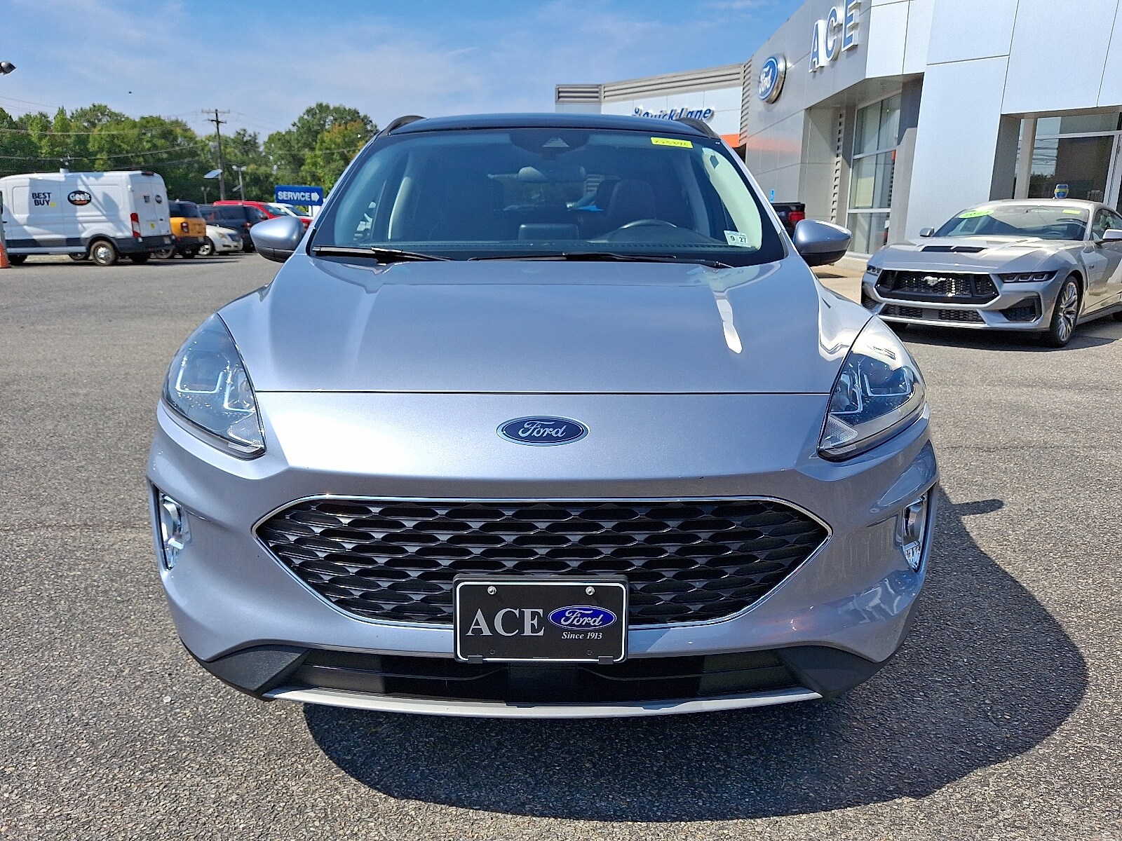 2022 Ford Escape SEL photo 2