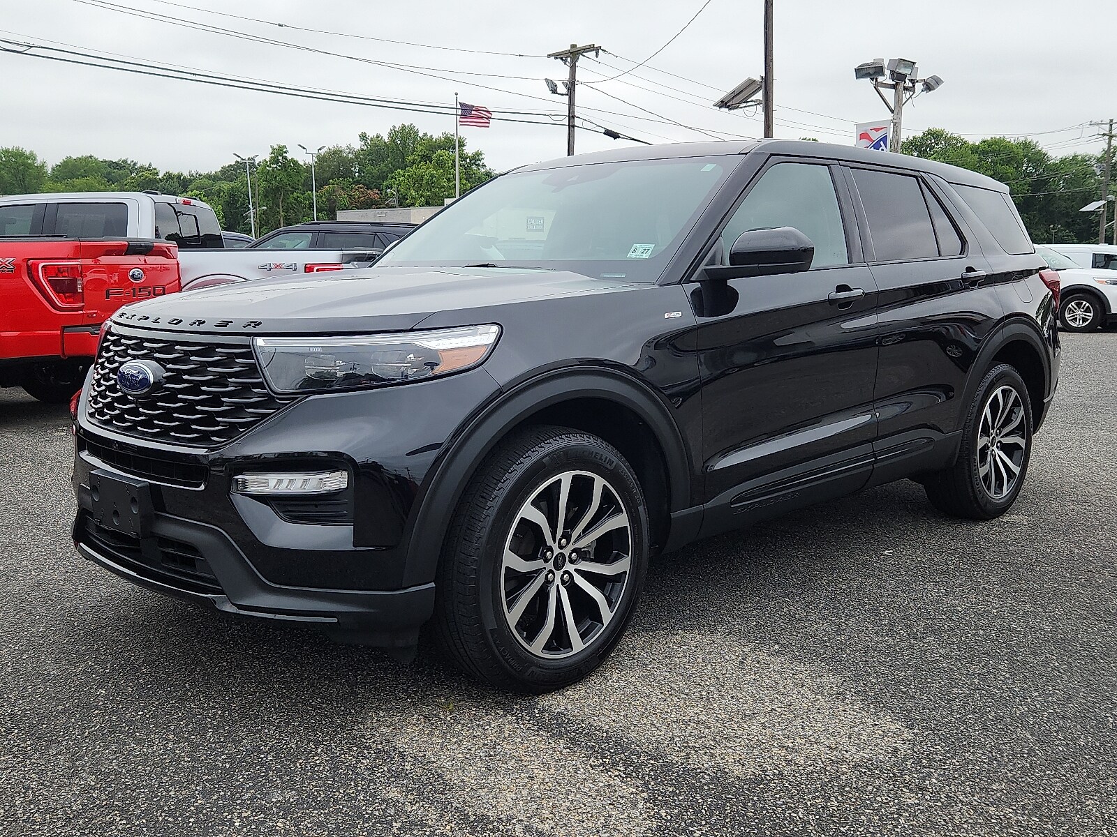2022 Ford Explorer ST-Line photo 3