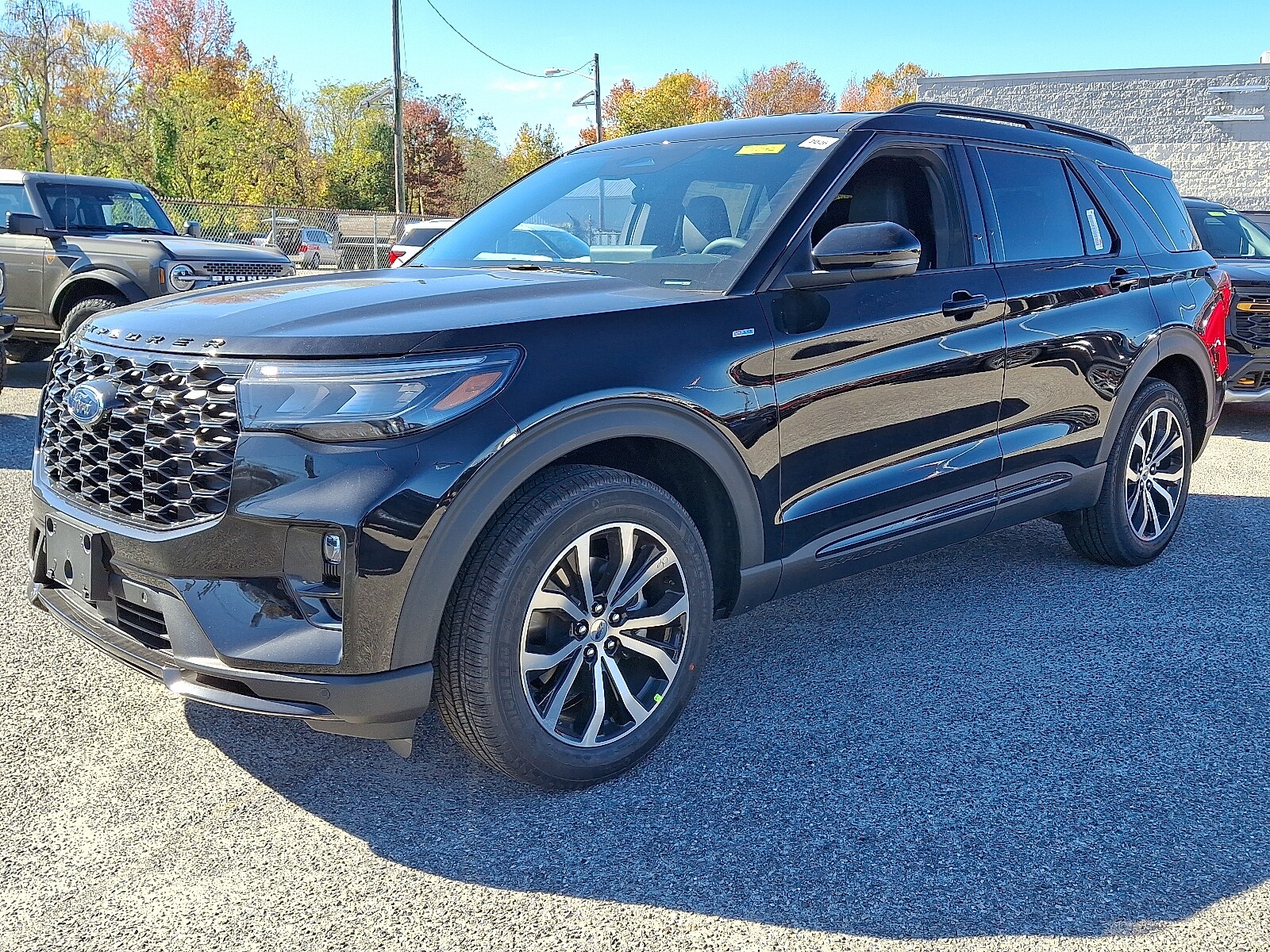 2026 Ford Explorer ST-Line photo 2