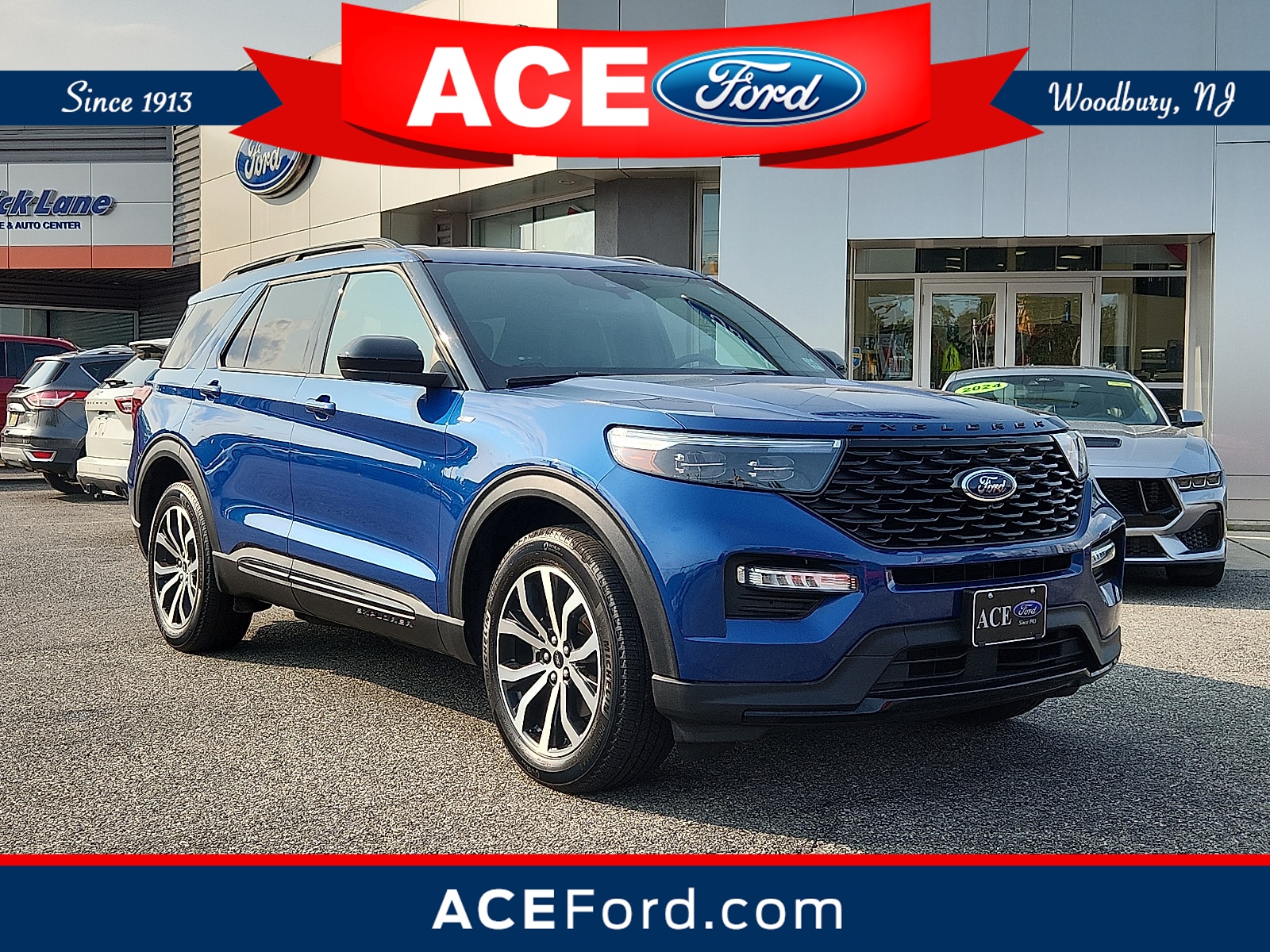 2022 Ford Explorer ST-LINE's photo