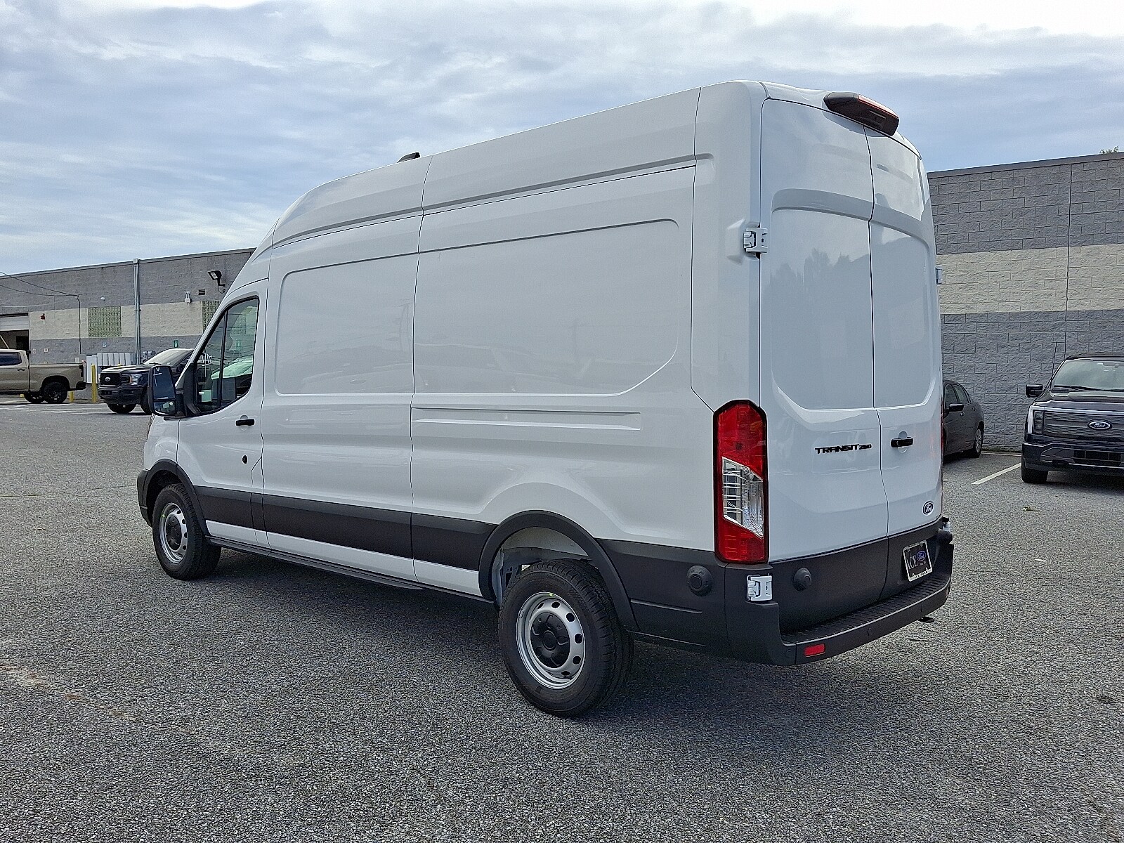 2026 Ford Transit photo 3