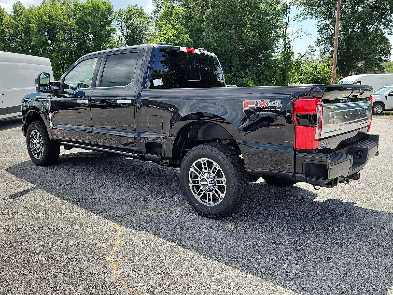 2025 Ford F-350 Platinum photo 4